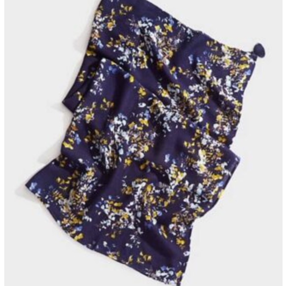 J.Jill _ NEW Very Pretty Floral Square Scarf _ NWT - Picture 3 of 8